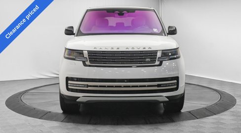 Used 2023 Land Rover Range Rover Long Wheelbase SE image 2