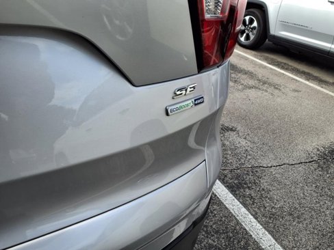 Used 2019 Ford Escape SE image 8
