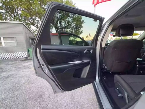 Used 2017 Dodge Journey SE w/ Flexible Seating Group image 38
