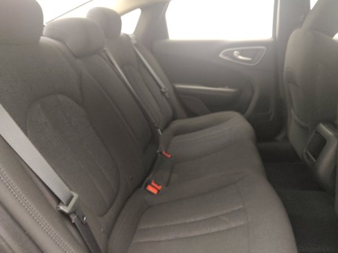 Used 2015 Chrysler 200 Limited w/ Convenience Group image 19