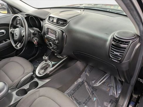 Used 2017 Kia Soul + image 16