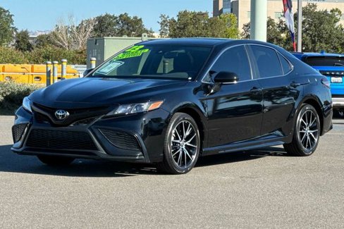 Used 2023 Toyota Camry SE image 8