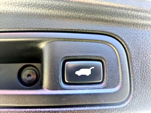 Used 2017 Honda Pilot Touring image 19