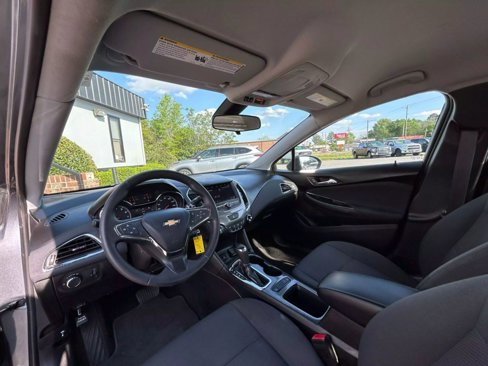 Used 2019 Chevrolet Cruze LT image 20