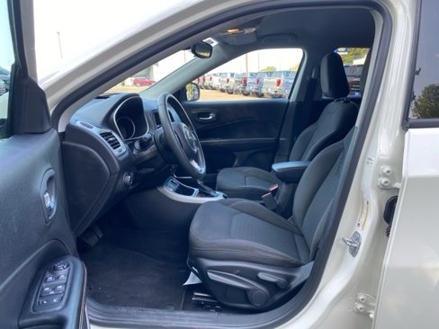Used 2018 Jeep Compass Sport image 10