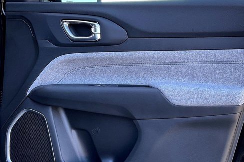 New 2025 Jeep Compass Latitude image 26