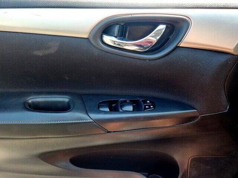 Used 2019 Nissan Sentra S image 21