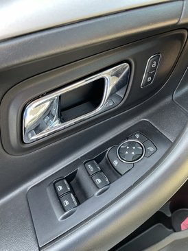 Used 2018 Ford Taurus SEL image 16