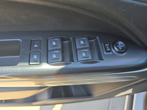 Used 2022 Chevrolet Colorado LT w/ LT Convenience Package image 17