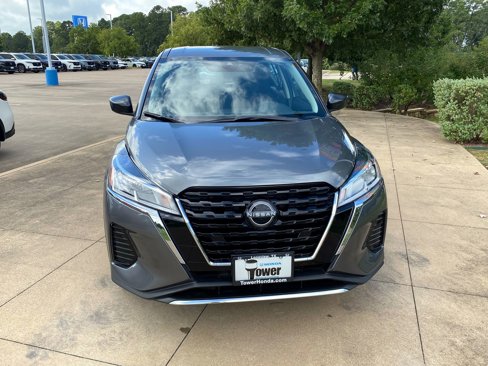Used 2025 Nissan Kicks Play S image 2