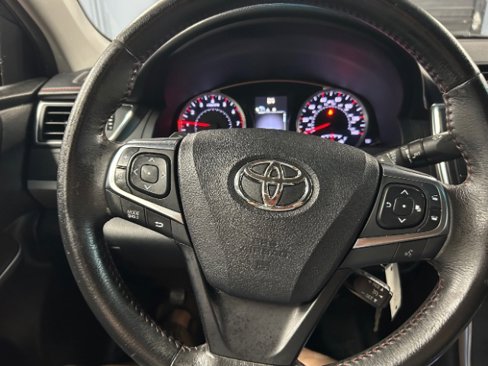 Used 2017 Toyota Camry SE image 14