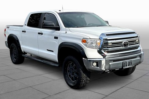 Used 2016 Toyota Tundra SR5 w/ SR5 Upgrade Package image 2