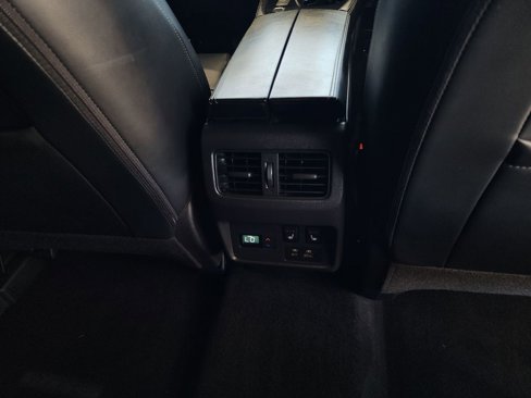Used 2022 Nissan Rogue Platinum w/ Head-Up Display Package image 22