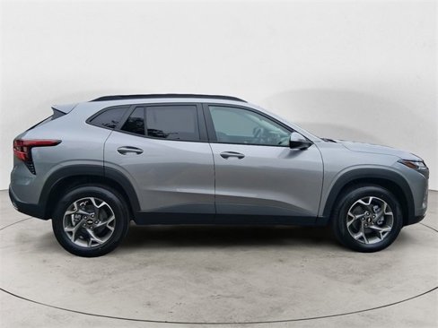 New 2026 Chevrolet Trax LT w/ Sunroof Package image 6