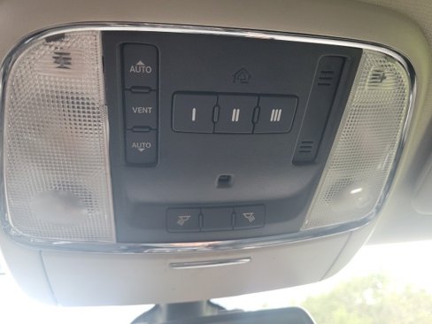 Used 2015 Dodge Durango Limited image 40