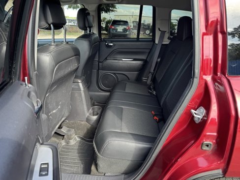 Used 2017 Jeep Compass Latitude image 14