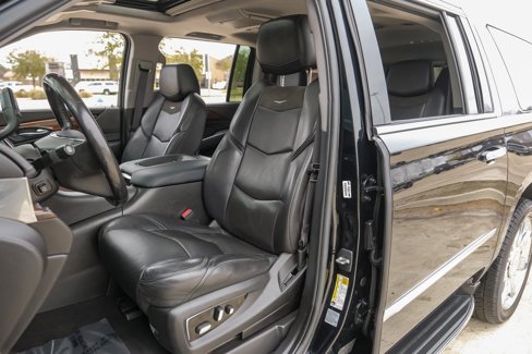 Used 2017 Cadillac Escalade ESV Luxury image 4