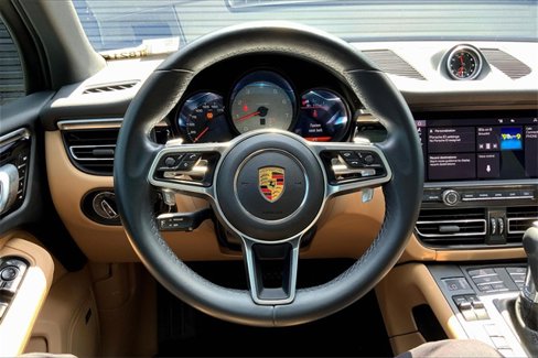 Certified 2021 Porsche Macan S image 7