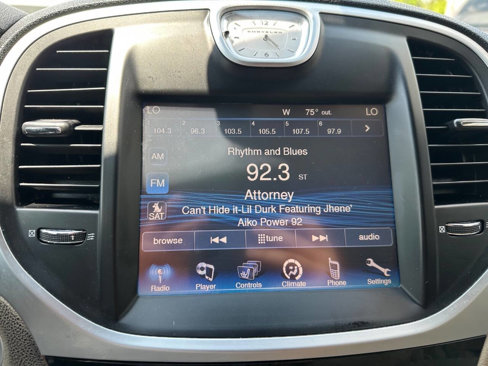 Used 2014 Chrysler 300 image 16