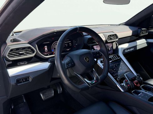 Used 2019 Lamborghini Urus image 6