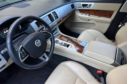 Used 2013 Jaguar XF 3.0 image 10