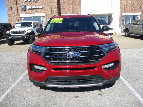 Used 2021 Ford Explorer XLT w/ Equipment Group 202A image 2