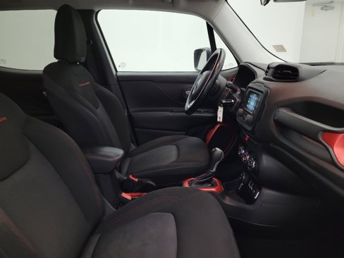 Used 2015 Jeep Renegade Trailhawk image 21