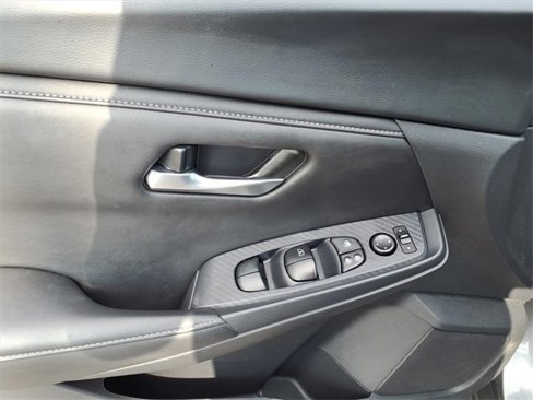 Used 2024 Nissan Sentra SV image 9