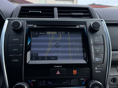 Used 2016 Toyota Camry XLE image 2