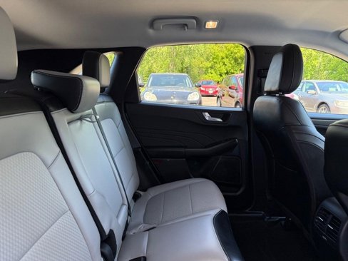 Certified 2023 Ford Escape SE image 10
