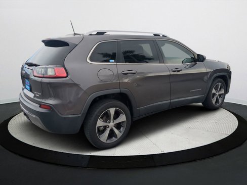 Used 2019 Jeep Cherokee Limited w/ Luxury Group image 4