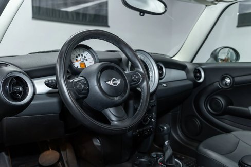 Used 2011 MINI Cooper Hardtop image 14