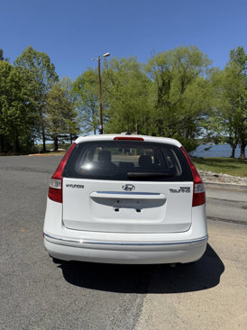Used 2010 Hyundai Elantra GLS image 7