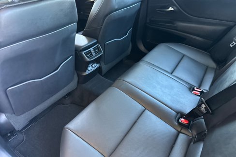 Used 2021 Lexus ES 300h w/ Premium Package image 26