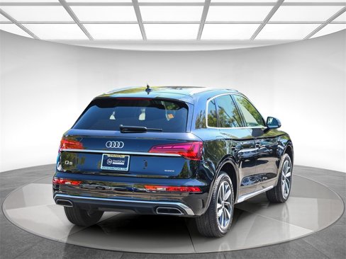 Used 2022 Audi Q5 2.0T Premium w/ Convenience Package image 4