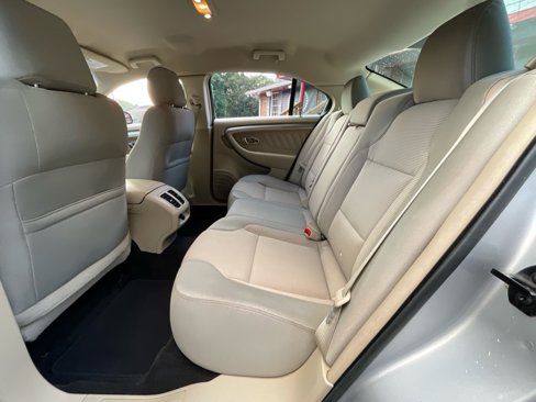 Used 2013 Ford Taurus SEL image 26