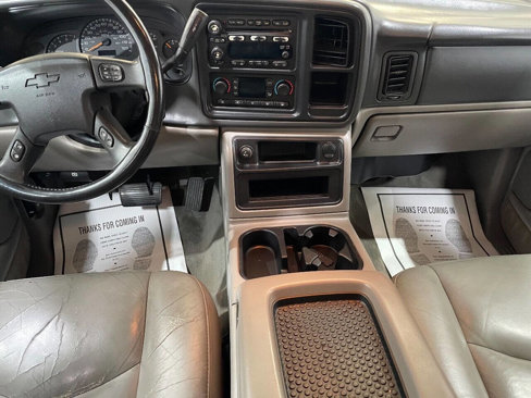 Used 2005 Chevrolet Avalanche Z71 w/ Sun And Sound Package image 18