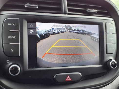 Used 2022 Kia Soul LX image 26