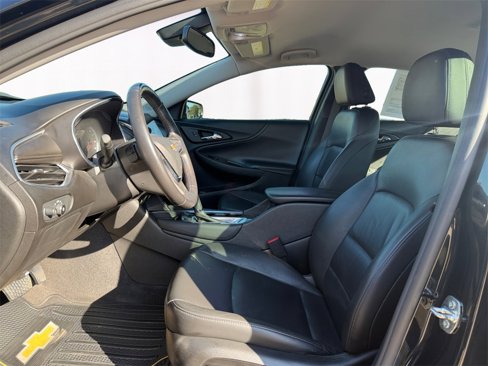 Used 2020 Chevrolet Malibu LT w/ Leather Package image 9