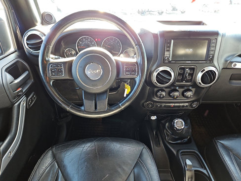 Used 2013 Jeep Wrangler Unlimited Rubicon w/ Connectivity Group image 9