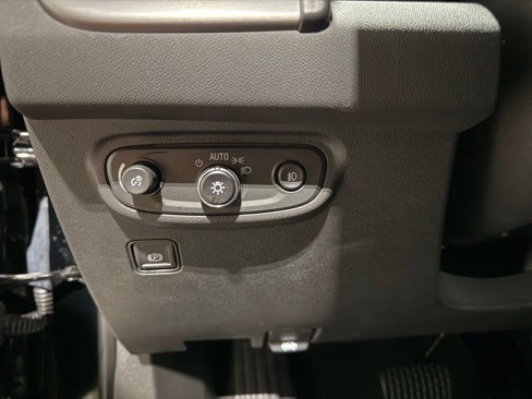 Used 2023 GMC Terrain AT4 image 14