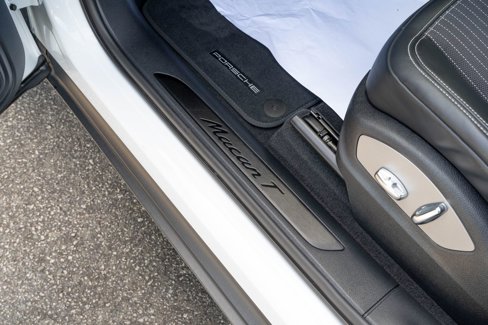 Certified 2023 Porsche Macan Turbo image 22