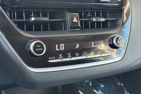 Used 2022 Toyota Corolla LE image 18