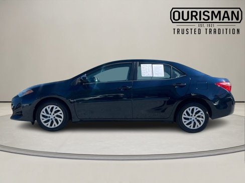 Used 2018 Toyota Corolla LE image 3