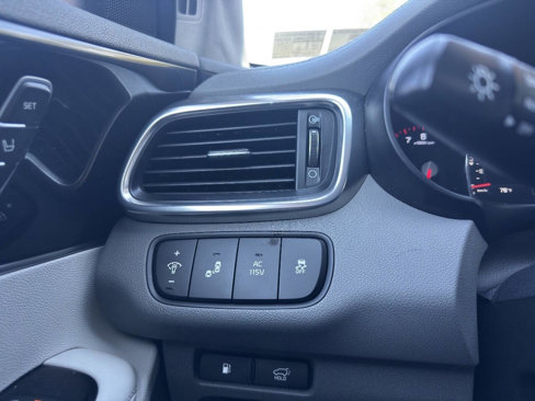Used 2017 Kia Sorento SX image 41