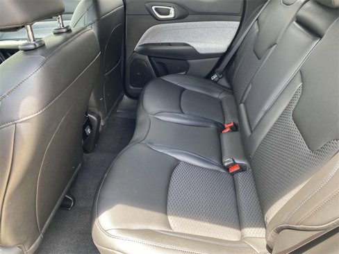 New 2025 Jeep Compass Latitude image 13