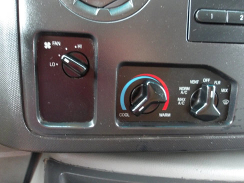 Used 2010 Ford E-250 and Econoline 250 image 17