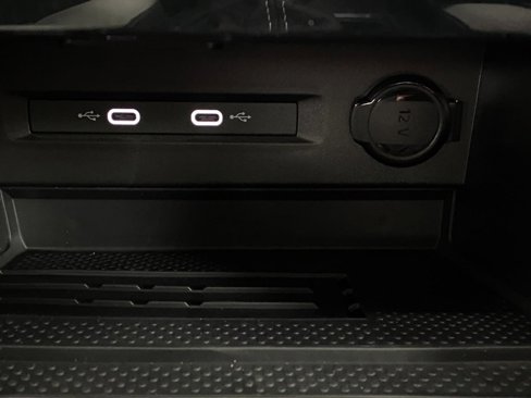 New 2025 Volkswagen Taos SE image 8