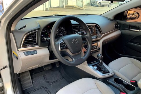 Used 2018 Hyundai Elantra SE image 17