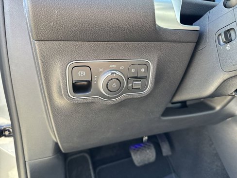 New 2025 Mercedes-Benz GLB 250 4MATIC image 16